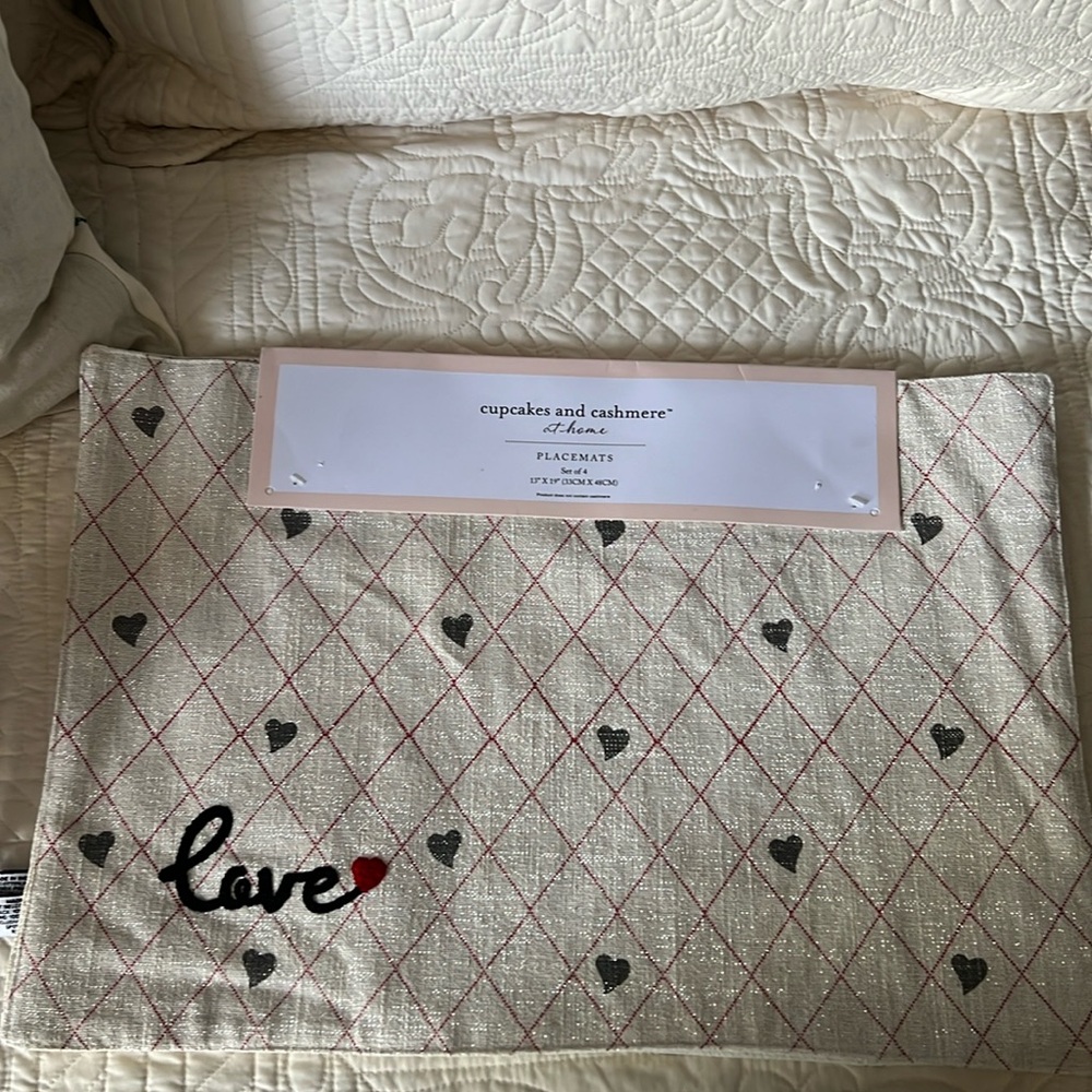 Nicole Miller placemats